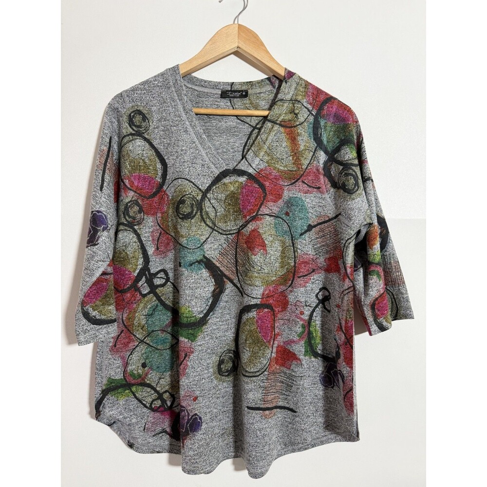 Inoah Top Womens Medium Gray Knit Art to Wear Geometric 3/4 Sleeve Blouse